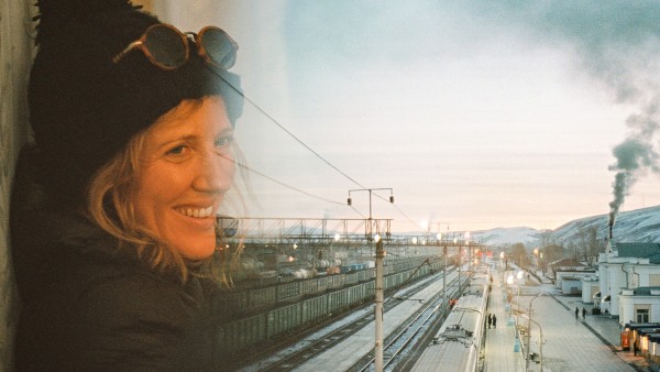 Anne Diamond interviews Author Sophy Roberts