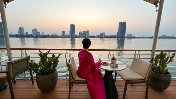 Postcards from the Mekong River with photographer Alastair Miller