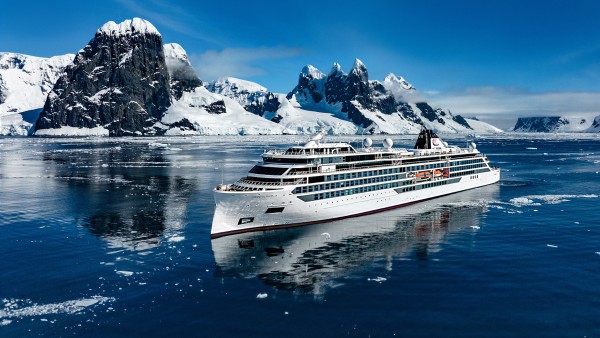 Learn about the latest Antarctic research with scientists Damon Stanwell-Smith and Freya Alldred