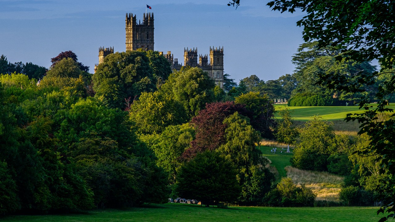 The extraordinary trees of Highclere Castle with Lady Carnarvon)