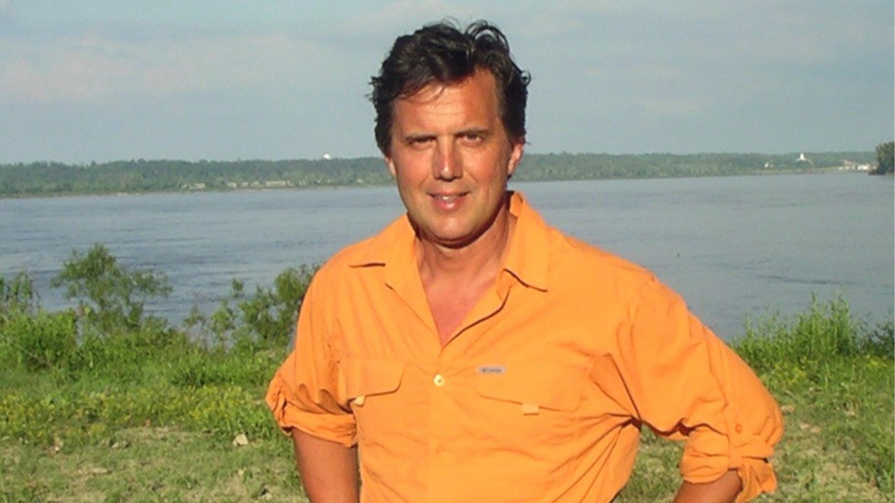 Anne Diamond interviews Author, Paul Schneider)