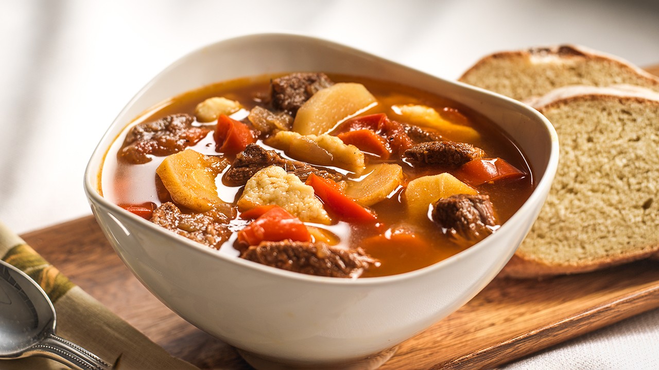 Cooking with Karine: Goulash)