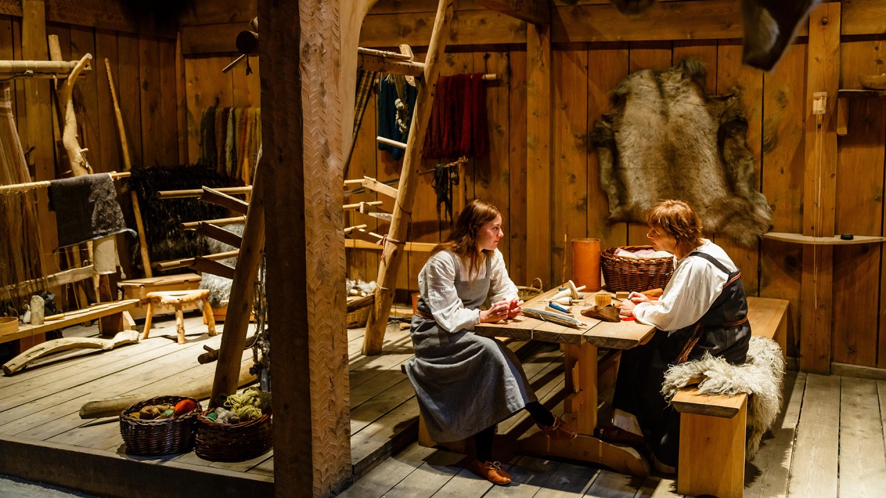 Anne Diamond learns about the Viking diet with culinary archaeologist Daniel Serra)