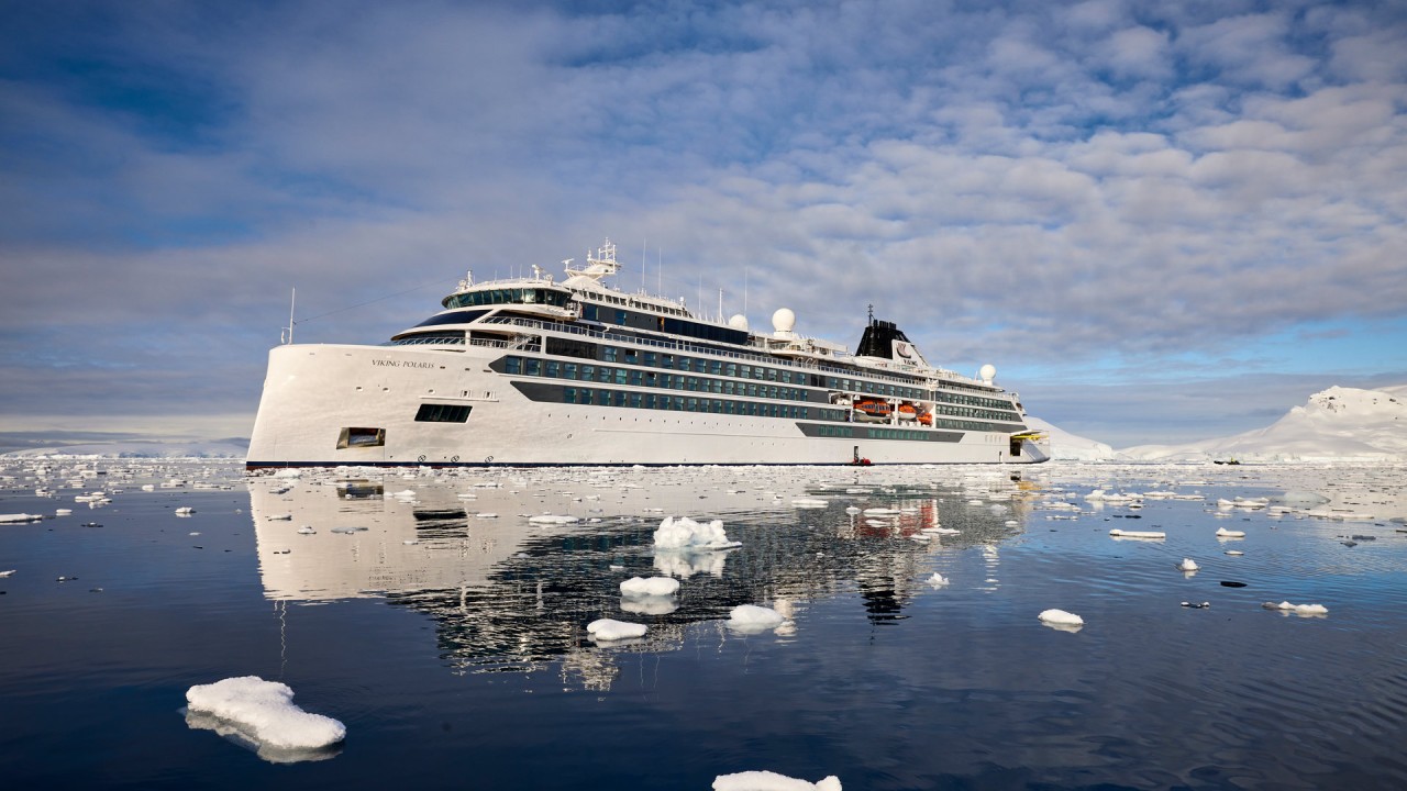 Discover our Longitudinal World Cruise I itinerary across the Americas and Antarctica with Aaron Lawton, Dr. Damon Stanwell-Smith and Jørn Henriksen)