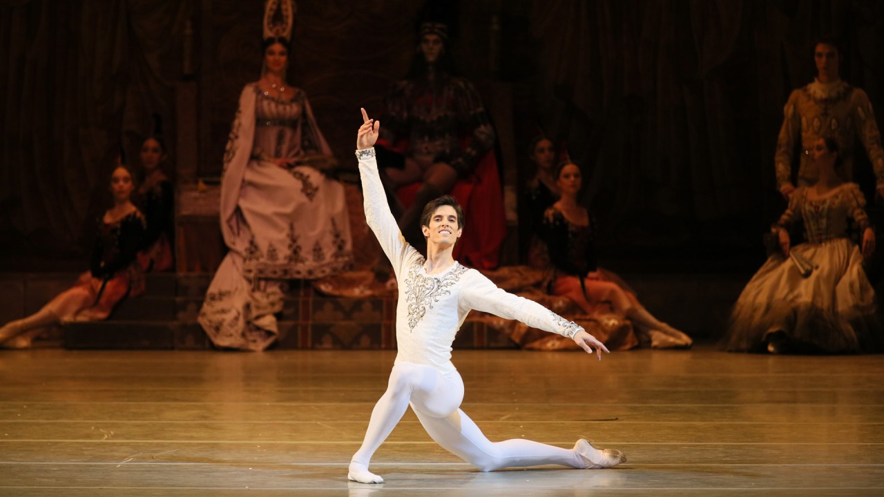 Alastair Miller in conversation with ballet dancer Xander Parish)