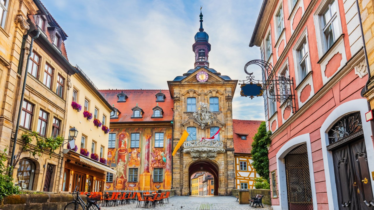 Explore the heart of Europe with Viking’s Shannon Tiger)