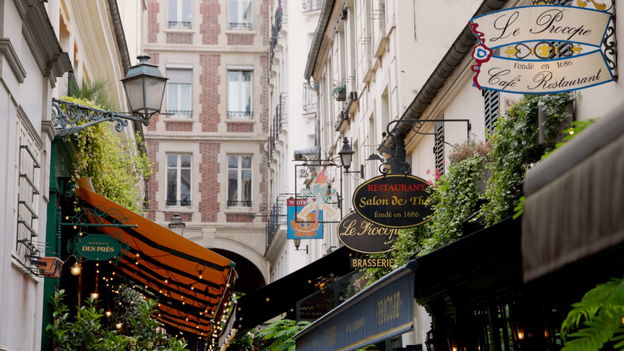 Explore the food culture of Paris with Viking’s Jean Newman Glock)
