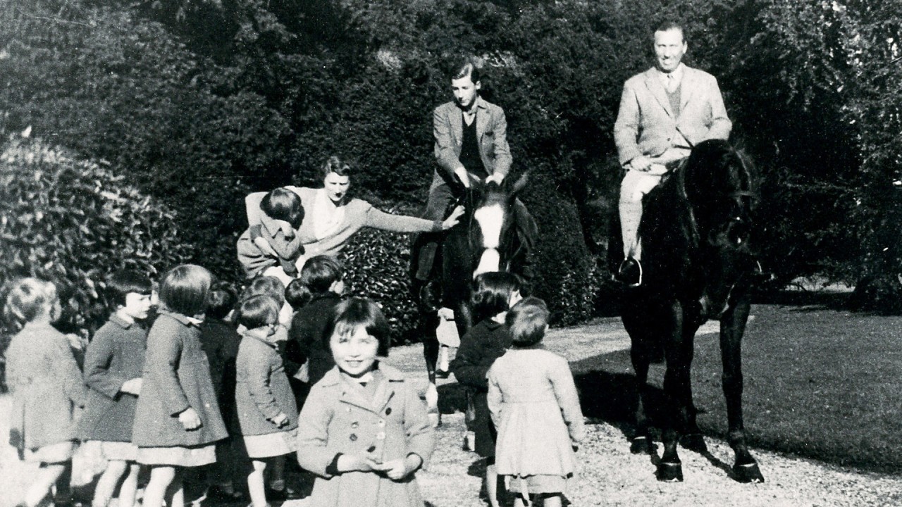 At Home at Highclere Castle: 75th Anniversary of VE Day)