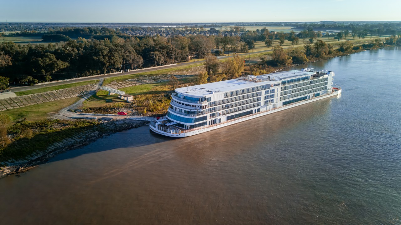 Alastair Miller in conversation with Viking Ship Architect, Richard Riveire)