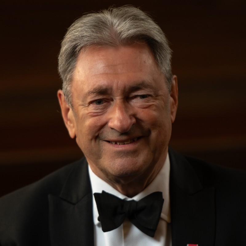 Alan Titchmarsh, CBE DL VMH