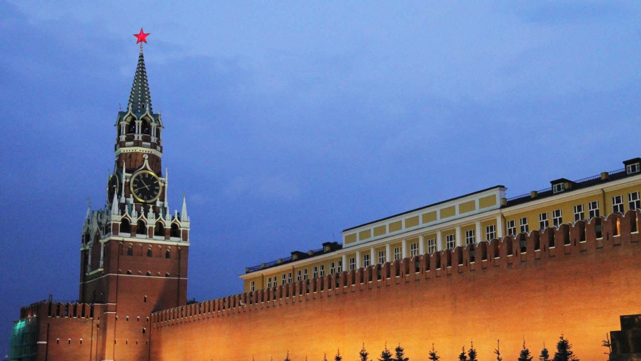 Moscow by Night: The City that Really Never Sleeps)