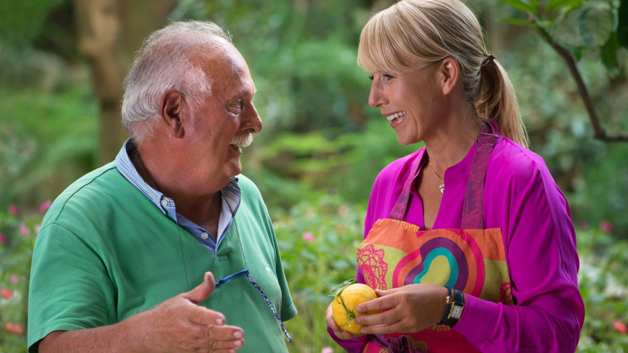 Limoncello - Tasty Treasure of the Amalfi Coast)
